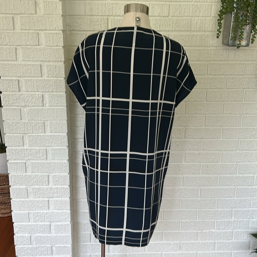 Vince Navy and White Checkered silk mini with pockets - Picture 6 of 8